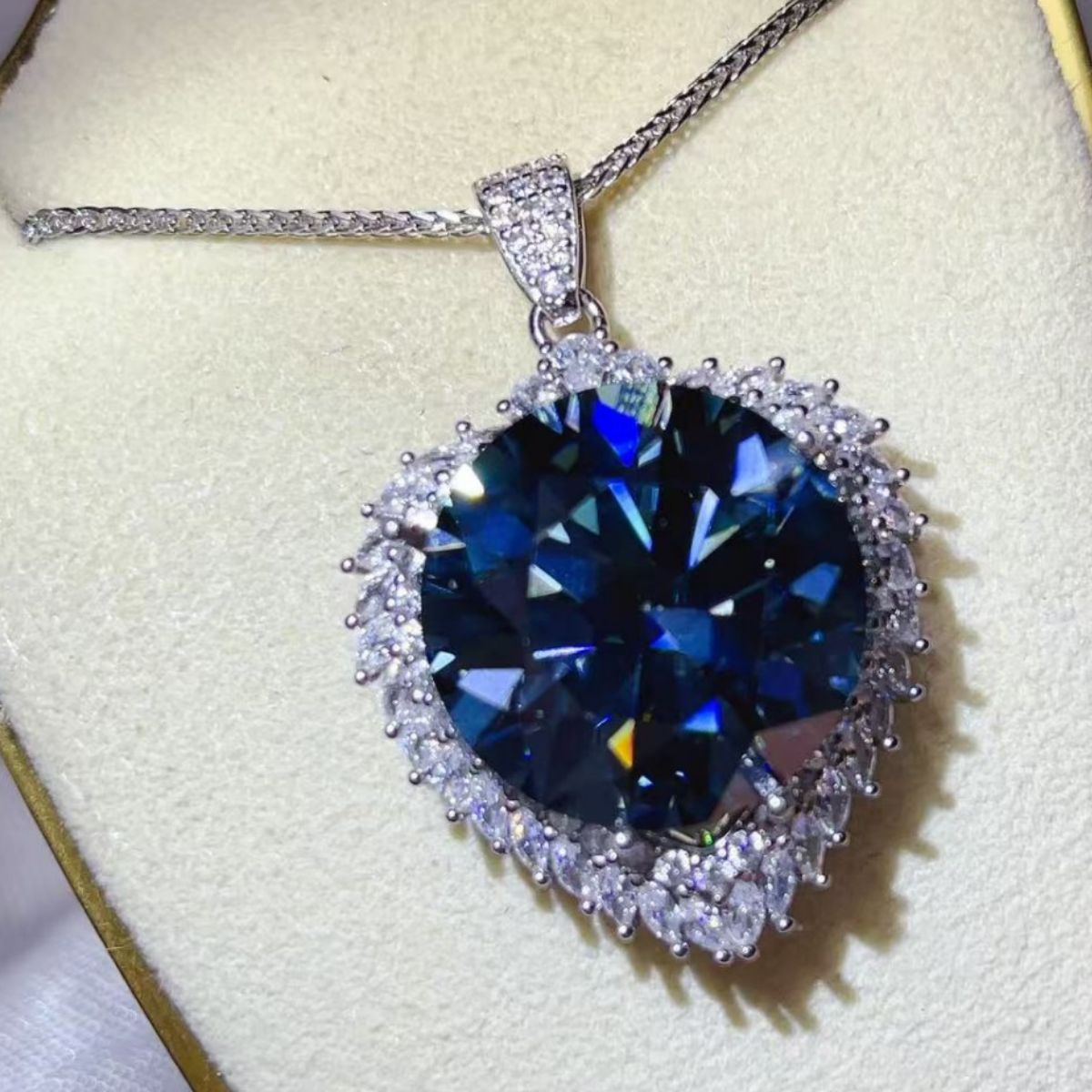 cc253a31-714f-4a42-b4e6-4016b1bcef14-Max