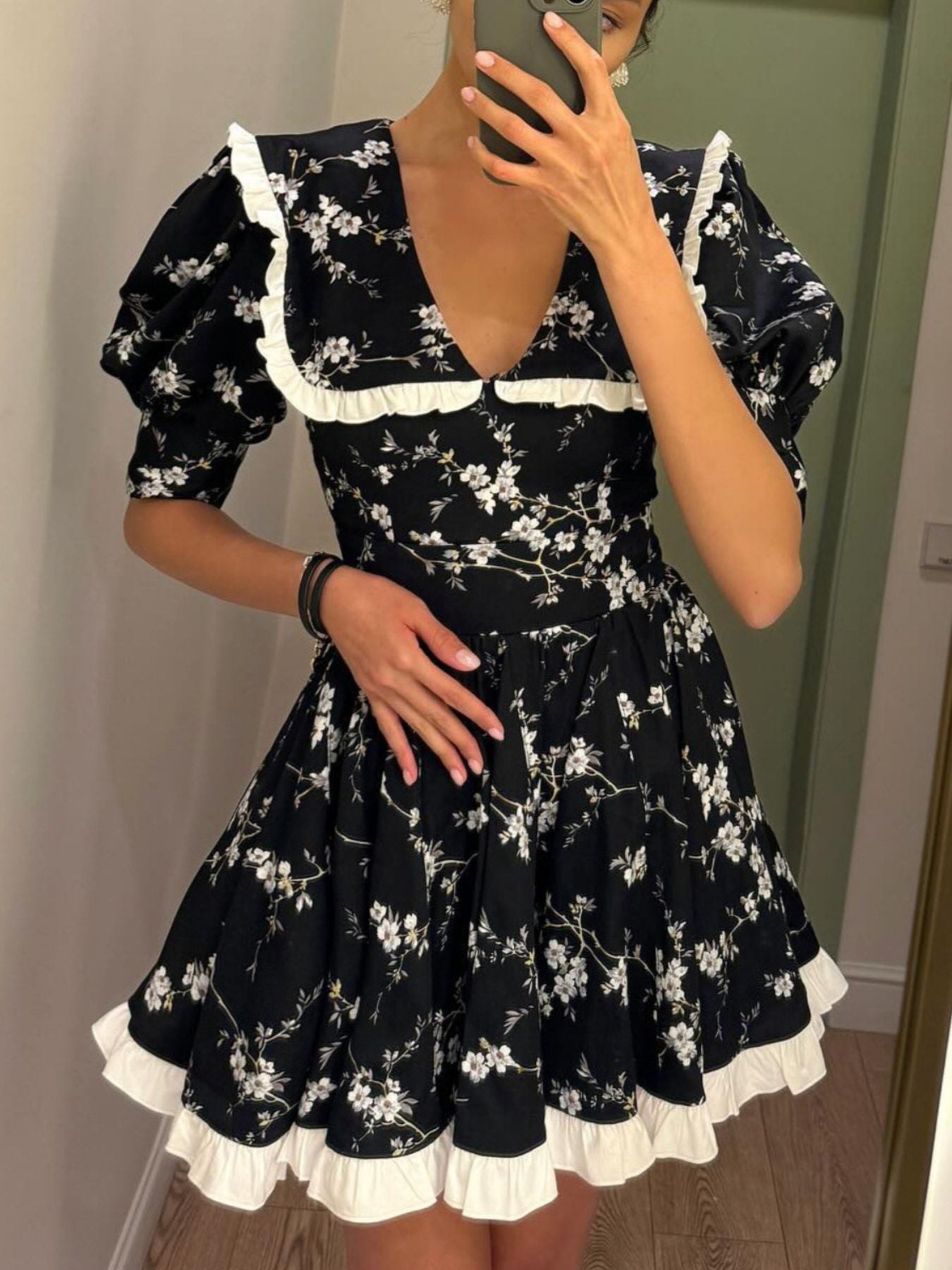 e61513f7-ca8e-4d22-af27-c30e2fe42781-Max